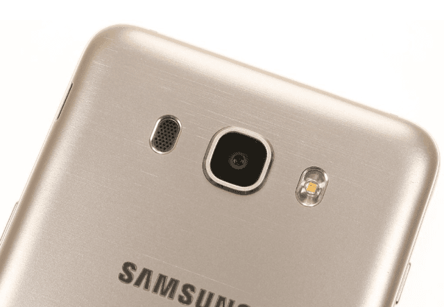 Image of Samsung Galaxy J7 (2016)