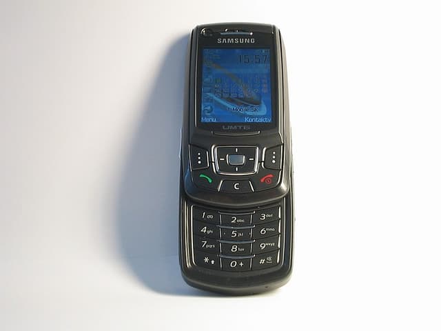 Image of Samsung Z400
